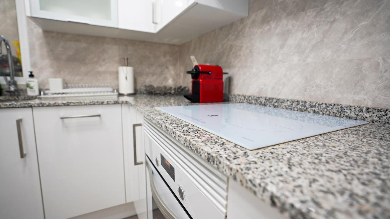 Stylish & Spacious Family Apartment Near Beach & Vibrant Historic Market Alicante Exteriör bild