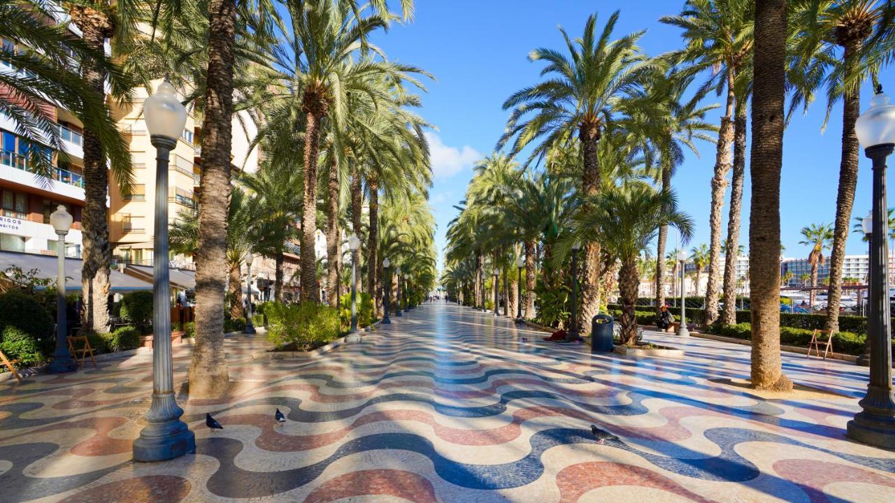 Stylish & Spacious Family Apartment Near Beach & Vibrant Historic Market Alicante Exteriör bild